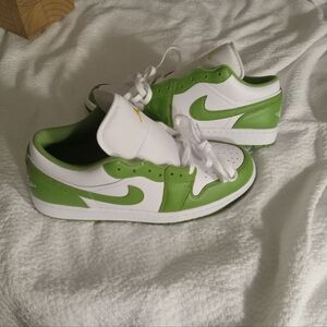 NIB - Brand New - Jordan 1 Low SE In Original Box Green and White Men Size 12.5